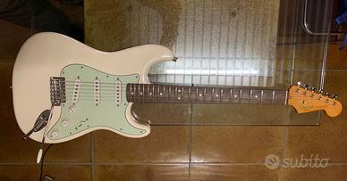 Fender Squier FSR Classic Vibe 60s Stratocaster LR