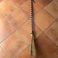 Scopa strega carnevale o Halloween