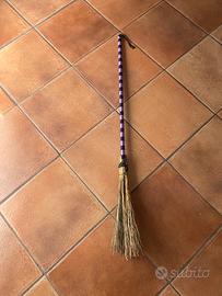 Scopa strega carnevale o Halloween