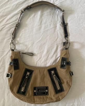 Borsa a spalla Guess vintage beige / nera Y2K