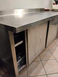 tavolo acciaio inox 304 2 sportelli spondina 180cm