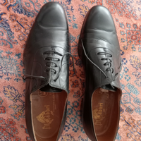 Scarpe artigianali in pelle vintage