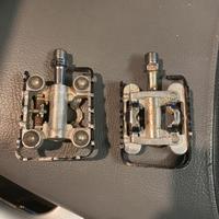 Pedali alluminio con attacco