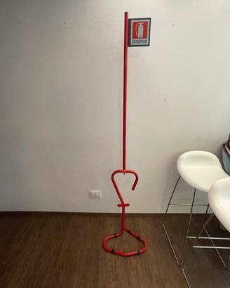 Piantana porta estintore