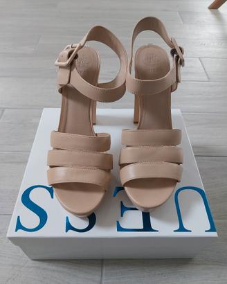 Sandalo Guess n 40 nuovo con scatola 