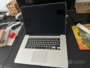 Macbook pro 2017 i7 16 GB ram 256 ssd