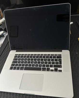 Macbook pro 2017 i7 16 GB ram 256 ssd