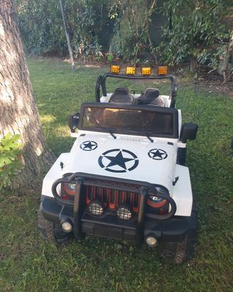 Macchina jeep wrangler