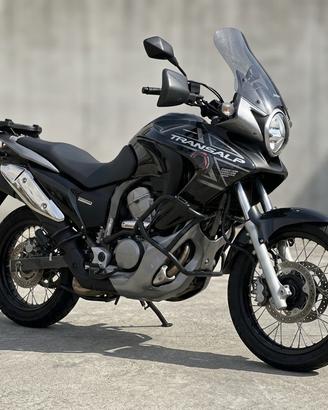Honds transalp xl 700 v solo 4950 km
