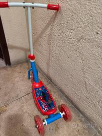 bicicletta  e trotinette per bambina