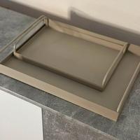 Set di 2 vassoi in metallo Kasanova