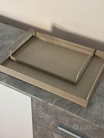 Set di 2 vassoi in metallo Kasanova