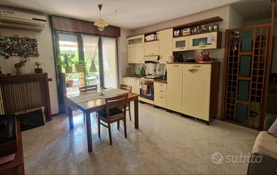 Bilocale con terrazzo e garage