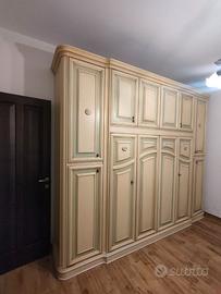 Armadio legno beige