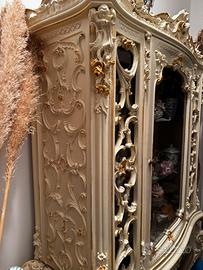 Vetrina in stile barocco veneziano