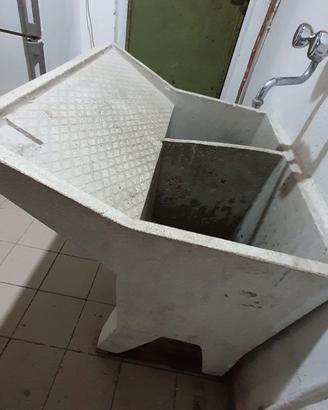 Vasca /lavatoio per esterni.
