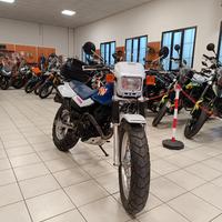 Yamaha TW 200 con bauletto