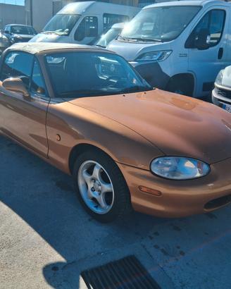 Mazda MX-5 1.6i 16V cat