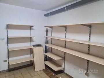 Arredamento negozio abbigliamento 