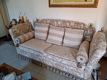 Due divani 3+2 classici-eleganti