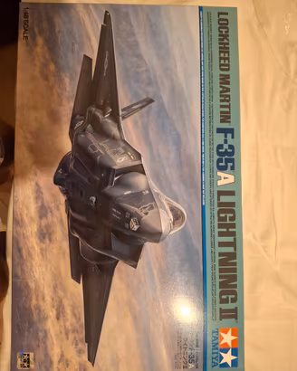 kit  aerei e navi in scala 1/48 1/72 1/35
