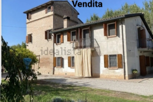 Villa indipendente con ampio terreno