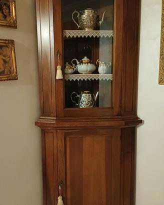 Angoliera arte povera