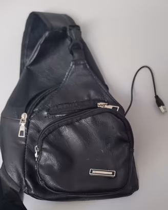 Borsello tracolla uomo con cavo USB per ricarica 