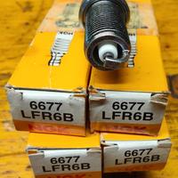 Candela auto NGK  6677 LFR6B