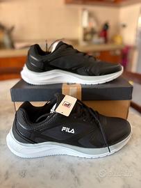 Sneakers FILA nere e bianche NUOVE, taglia 45