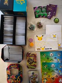 Mega lotto carte pokemon + gadget e omaggi ✨