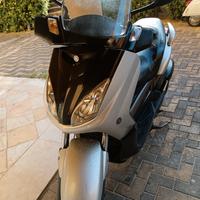 Yamaha X-Max 125 - 2000