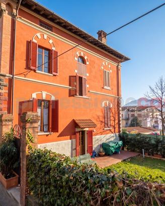 Villa o villino Barga [UG008MDVRG]