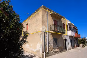 CASA SEMINDIPENDENTE A PORTO TORRES