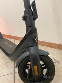 Ninebot E2 Pro E + Casco (in Garanzia)