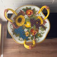 Piatto in ceramica fatto e dipinto a mano