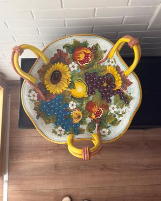 Piatto in ceramica fatto e dipinto a mano