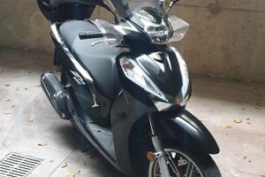 Honda SH300 ( giugno 2020) con smart key