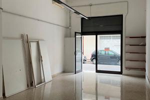 Ampio locale commerciale