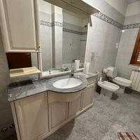 Mobile bagno completo con specchio e lavabo – otti