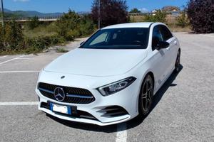 Mercedes-Benz Classe A180d–AMG Line Premium night