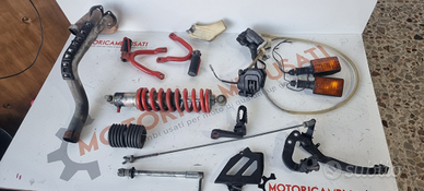 Vari ricambi Yamaha tenere 34l