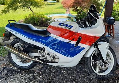 HONDA CBR 600 F