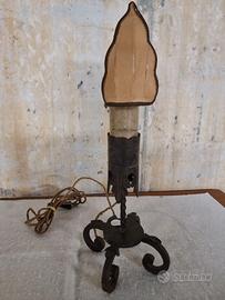 Lampada da tavolo ferro battuto stile medievale
