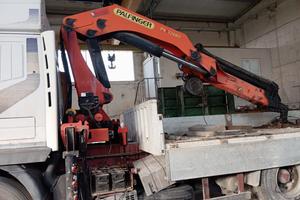 Autocarro Iveco per trasporto di cose