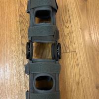 Tutore donjoy ginocchio