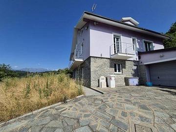 Immobile in asta di 322 m² con 5 locali e box auto