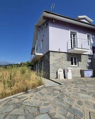 Immobile in asta di 322 m² con 5 locali e box auto