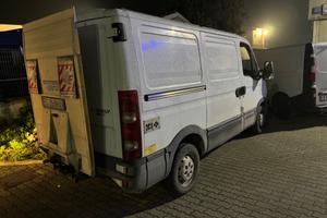 Iveco daily con pedana doppia porta laterale+trass