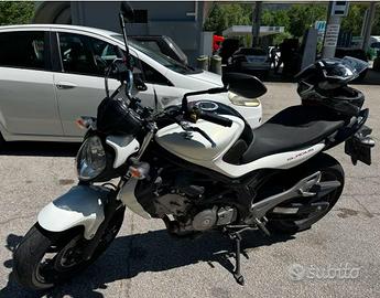 Suzuki gladius 650